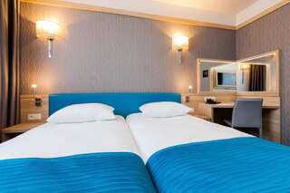 Отель Hotel Legend Краков Стандартный двухместный номер с 2 отдельными кроватями-1