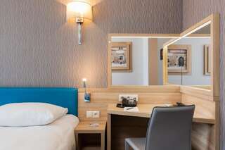 Отель Hotel Legend Краков Стандартный двухместный номер с 2 отдельными кроватями-4