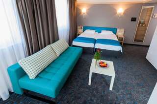 Отель Hotel Legend Краков Улучшенный номер с кроватью размера «king-size»-1